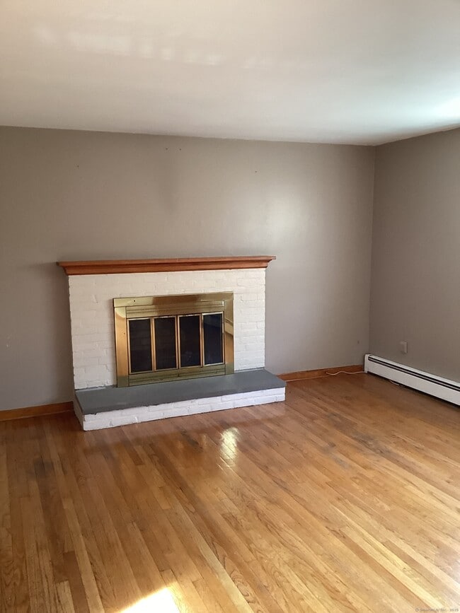 Building Photo - 124 Elizabeth Ann Dr