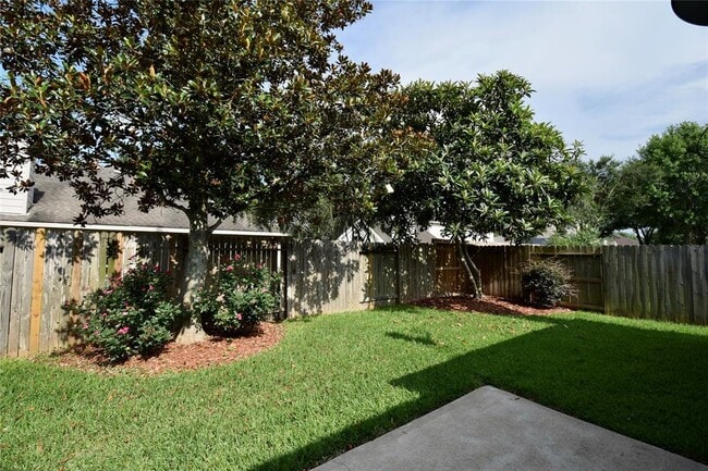 Building Photo - 2231 Oak Sand Dr