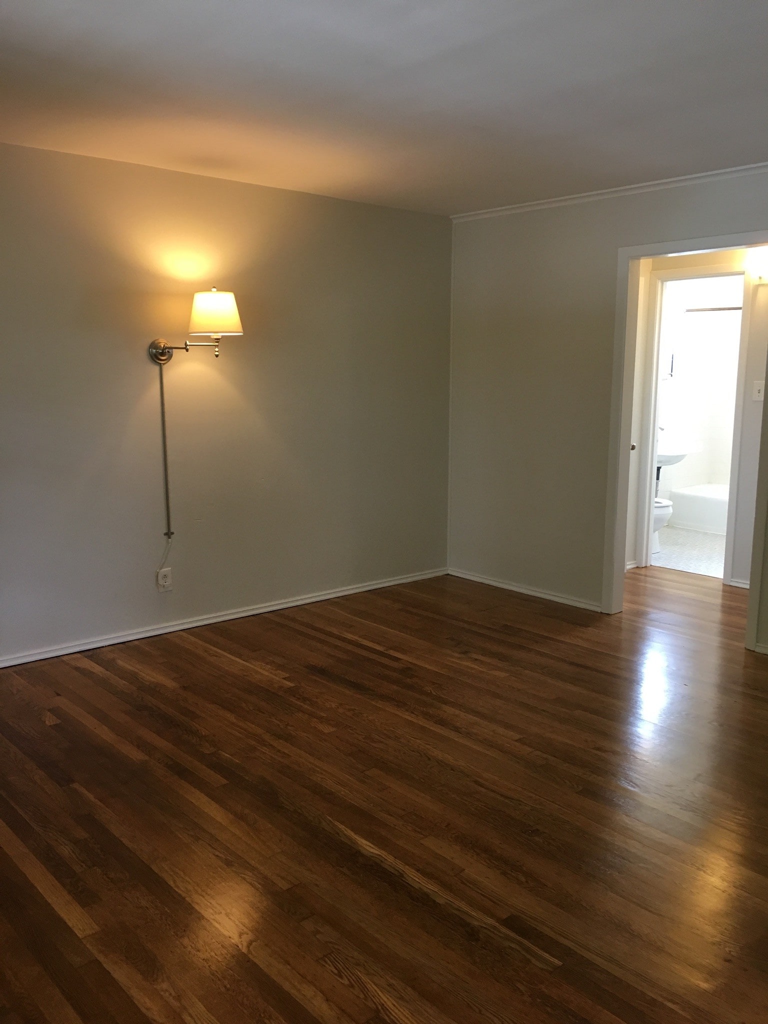 Building Photo - 2223 Laurel Ave