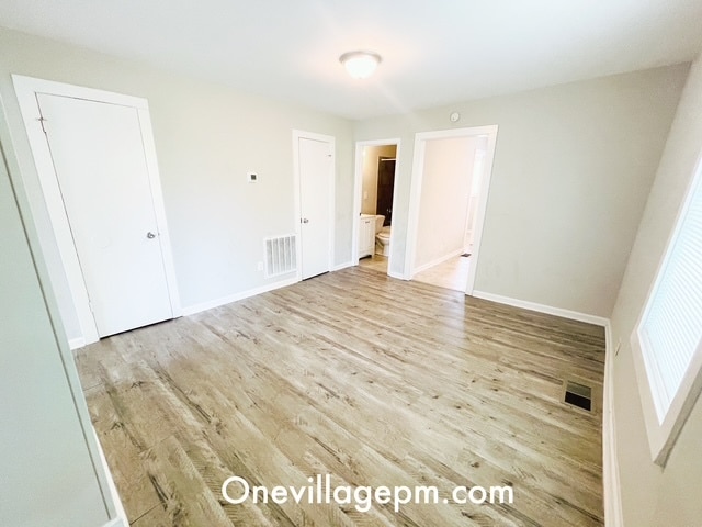 Bedroom - 909 Harris St