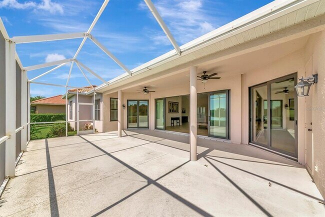 Building Photo - 2012 Island Estates Dr