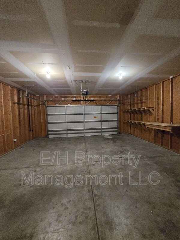 Building Photo - 3321 E Aster St