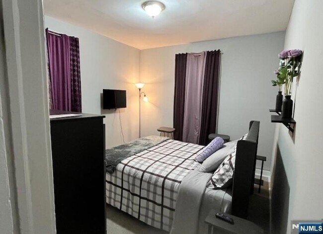 Building Photo - 42 Harding Terrace