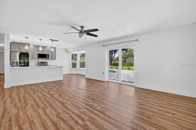 Building Photo - 4230 Shady Oaks Ct
