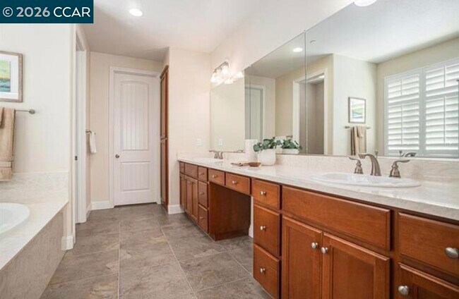 Building Photo - 2284 Demartini Ln