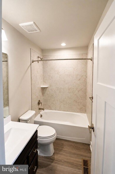 Building Photo - 340 Paca Gardens Ln