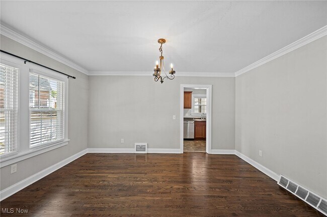 Building Photo - 3595 Glencairn Rd