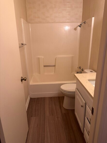 Building Photo - 623 Wolftrap Dr