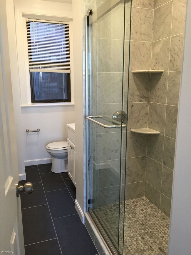 Building Photo - 2 br, 1 bath  - 19 Peterborough St Apt 17A