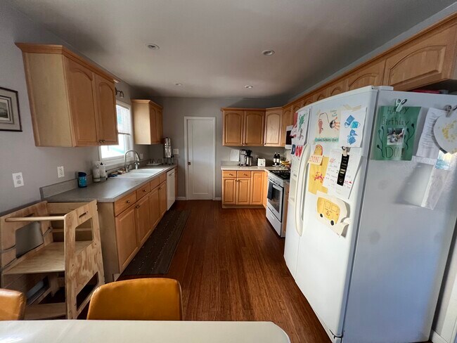 Building Photo - 401 15th Ave