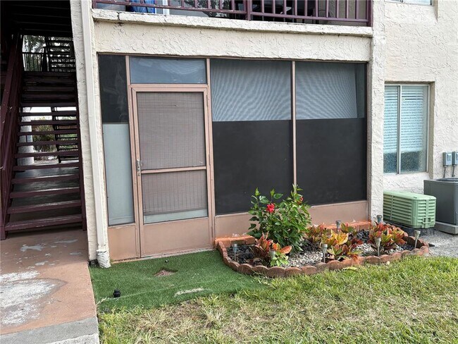 Building Photo - 3845 S Lake Dr