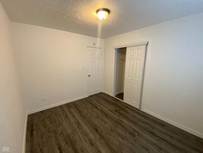 Building Photo - 621 N Oxford St