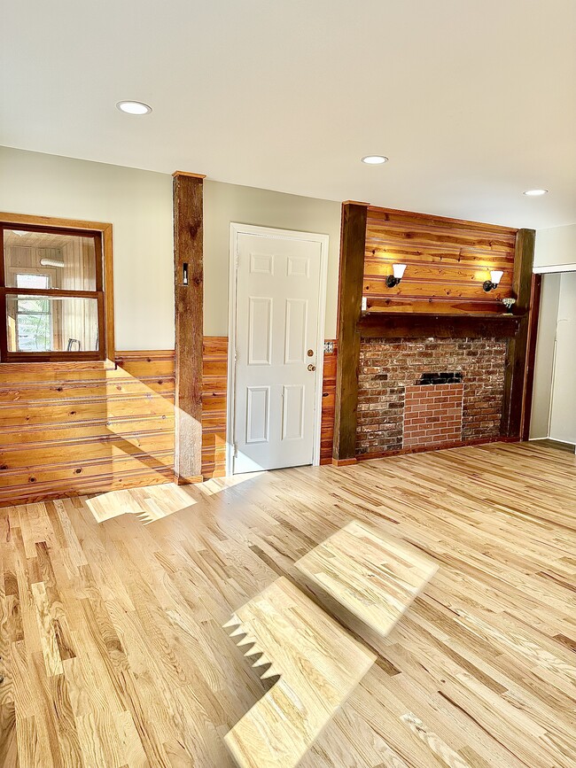 Building Photo - 15 Summer St