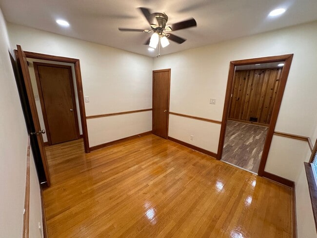 Building Photo - Spacious brick house in Lynchburg!