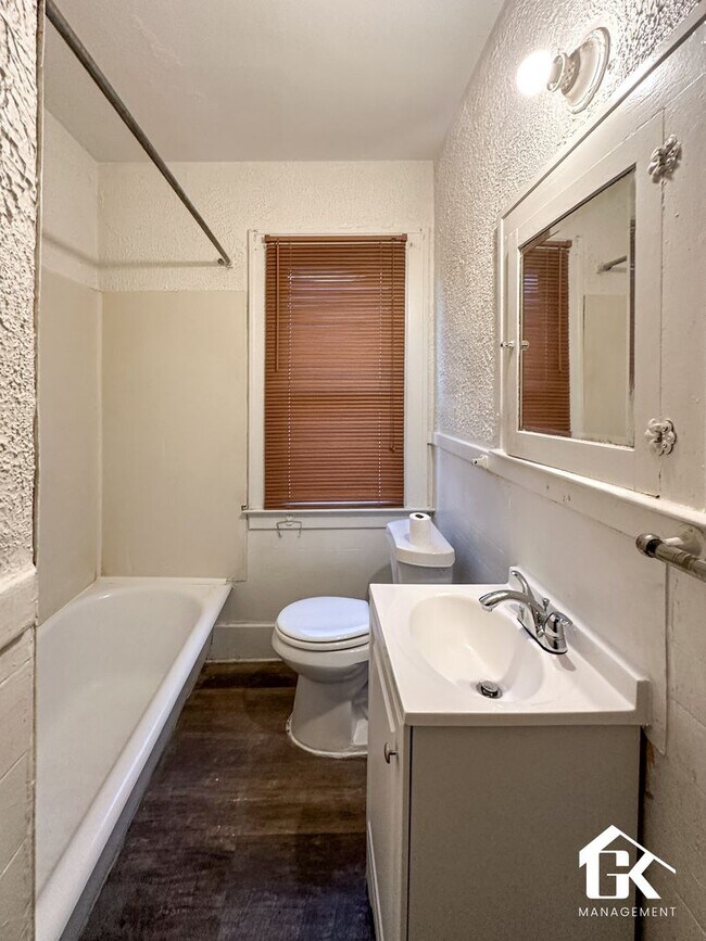 Building Photo - 2732-2734 Clements