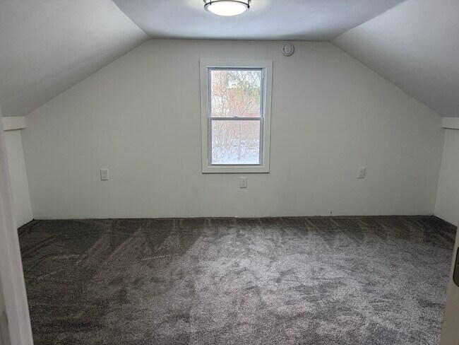 Building Photo - 157 S Laurel St