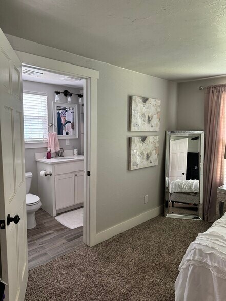 Building Photo - 1529 NW 46th St