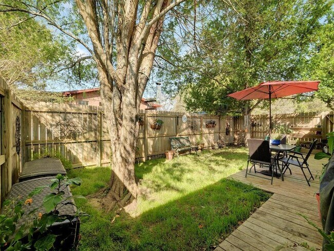 Building Photo - 131 Barton Meadow Dr