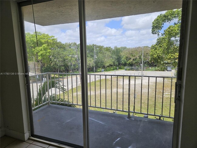 Building Photo - 1805 Sans Souci Blvd