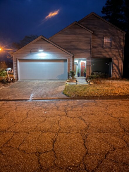 Building Photo - 104 W Waterwood Dr