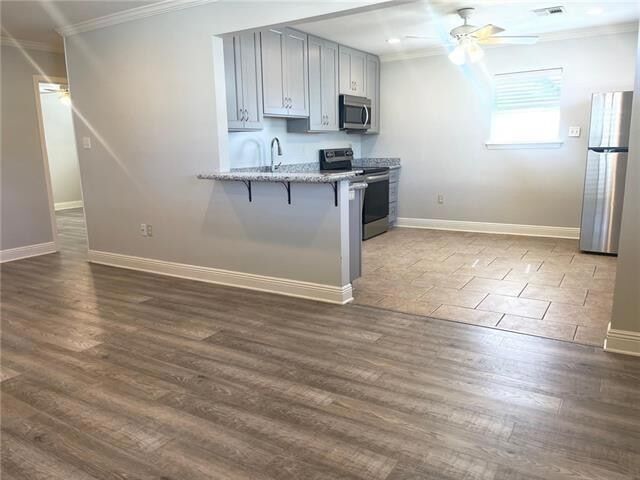 Building Photo - 6573 Center St