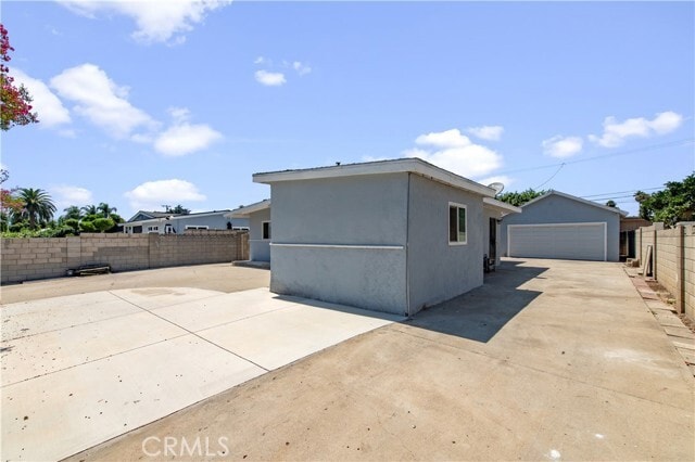 Building Photo - 833 N Eldon Ave