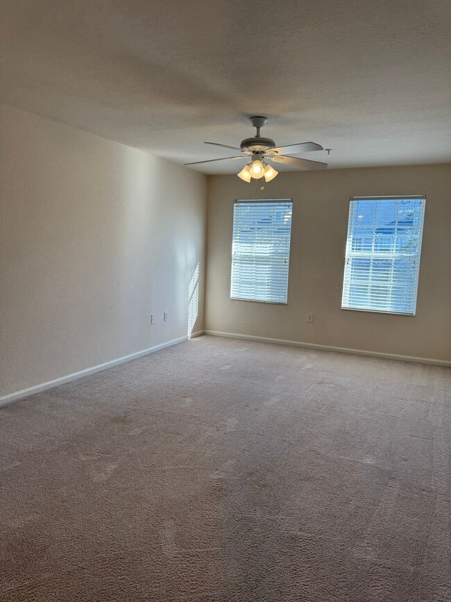 Building Photo - BEAUTIFUL 3 BEDFROOM, ,2.5 BATHROOMS TOWNHOME IN AVALON LAKES