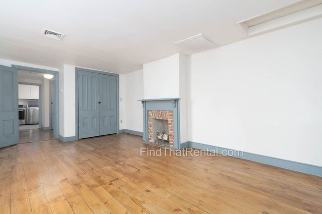 Building Photo - AVAILABLE NOW! Restored historic downtown Carlisle rental with fenced yard, pond, balcony, and ha...
