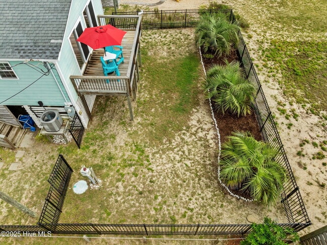 Building Photo - 2660 Island Dr