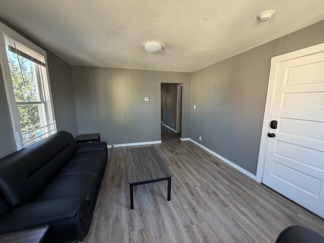 Building Photo - 9-15 Riverview Place-11 3rd Floor