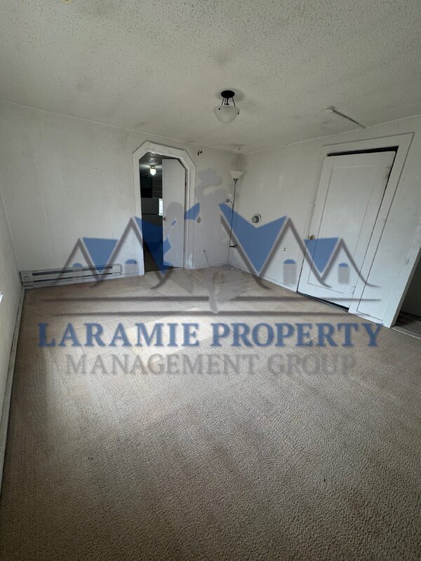 Building Photo - 614 S 5th St