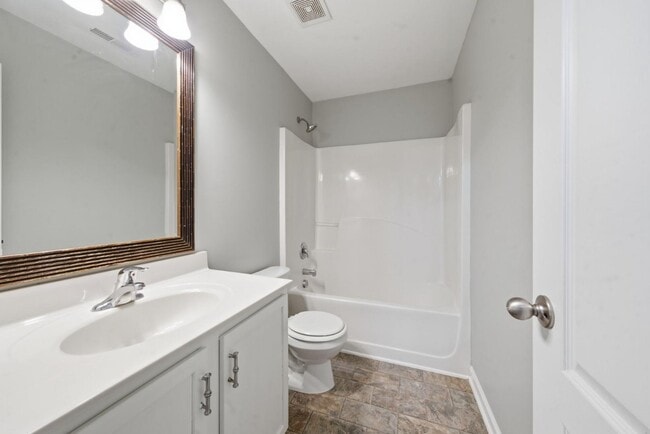 Building Photo - 3527 Londonville Ln