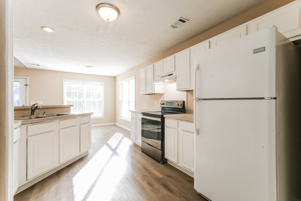 Building Photo - 5400 Princeton Oaks Dr