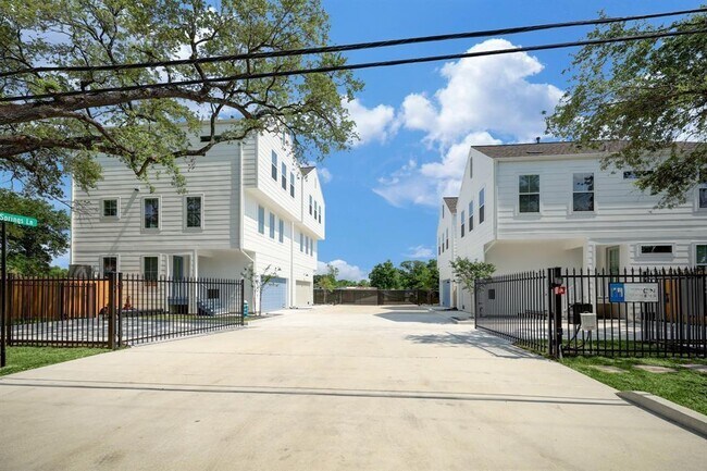 Building Photo - 5207 Burress Springs Ln
