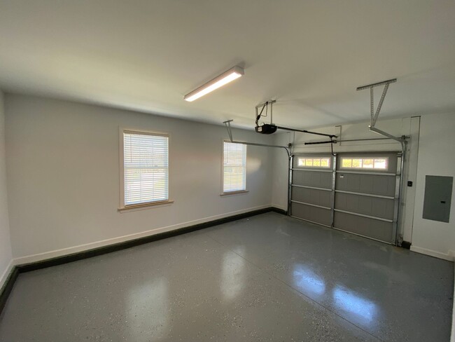 Building Photo - 189 Summerlyn Dr
