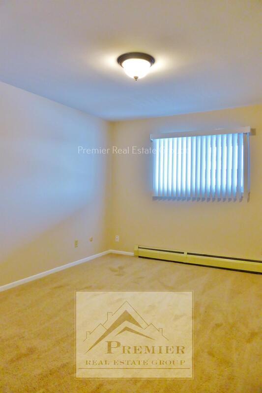 Building Photo - 1466 Hathaway Dr