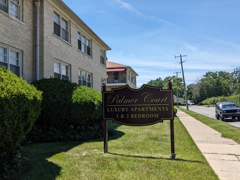 Building Photo - Palmer Court Luxury Apartments