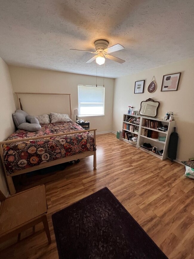 Building Photo - Duplex in Residential Eastside Area