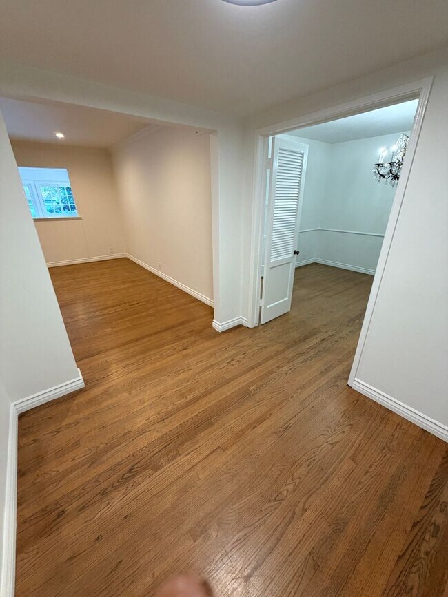 Building Photo - 8046 Dunfield Ave