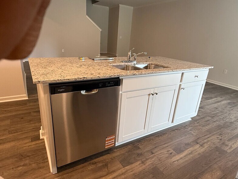 Building Photo - Room in Townhome on Greyton Dr