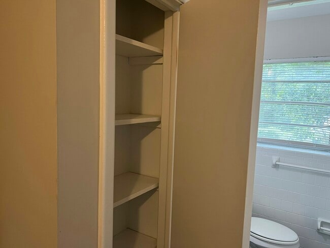 Building Photo - 1472 Tulip Pl