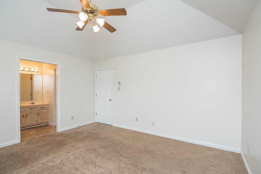 Building Photo - 6940 Brady Hill Dr