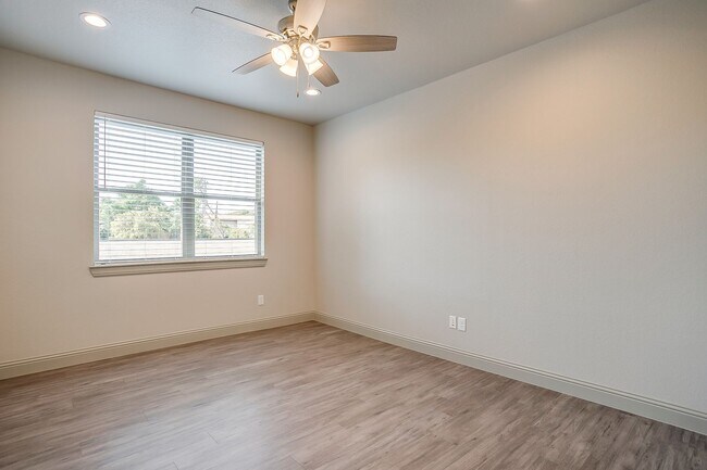 Building Photo - 2835 Forest Park Blvd