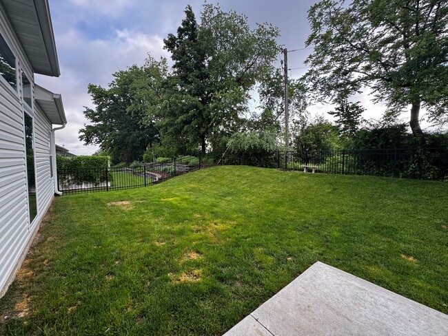 Building Photo - Single Family Home - Available For Rent!