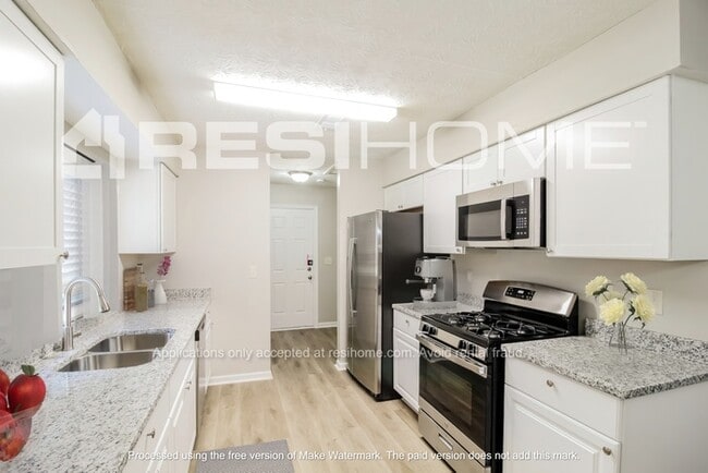 Building Photo - 8962 Ashwood Dr