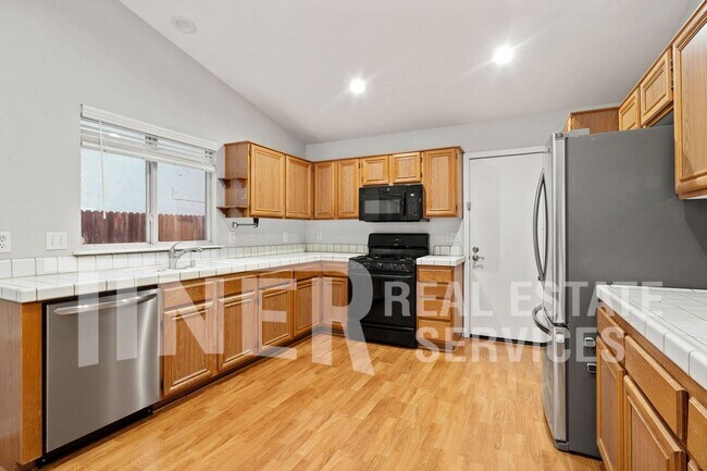 Building Photo - 134 John Henry Cir