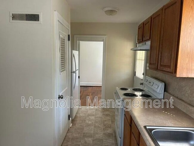Building Photo - 1230 Dabney Dr