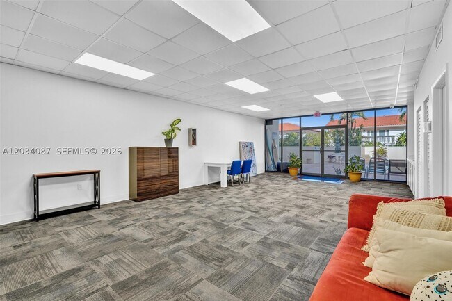 Building Photo - 9124 Collins Ave