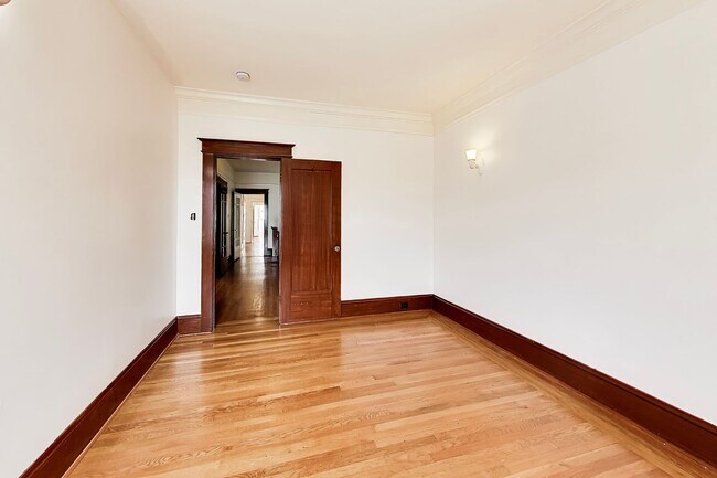 Building Photo - 623-625 8th Ave