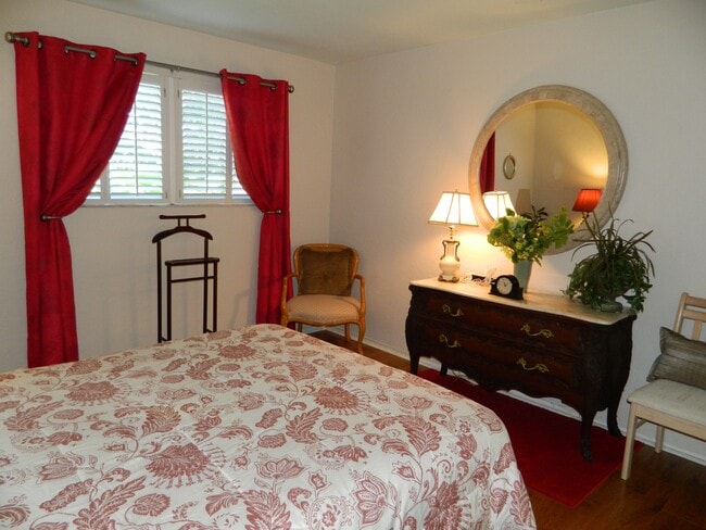 Building Photo - 9339 Lennex Ln